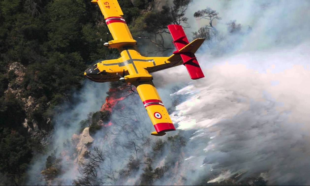 «Γερασμένα» Καναντέρ ενάντια στις φλόγες