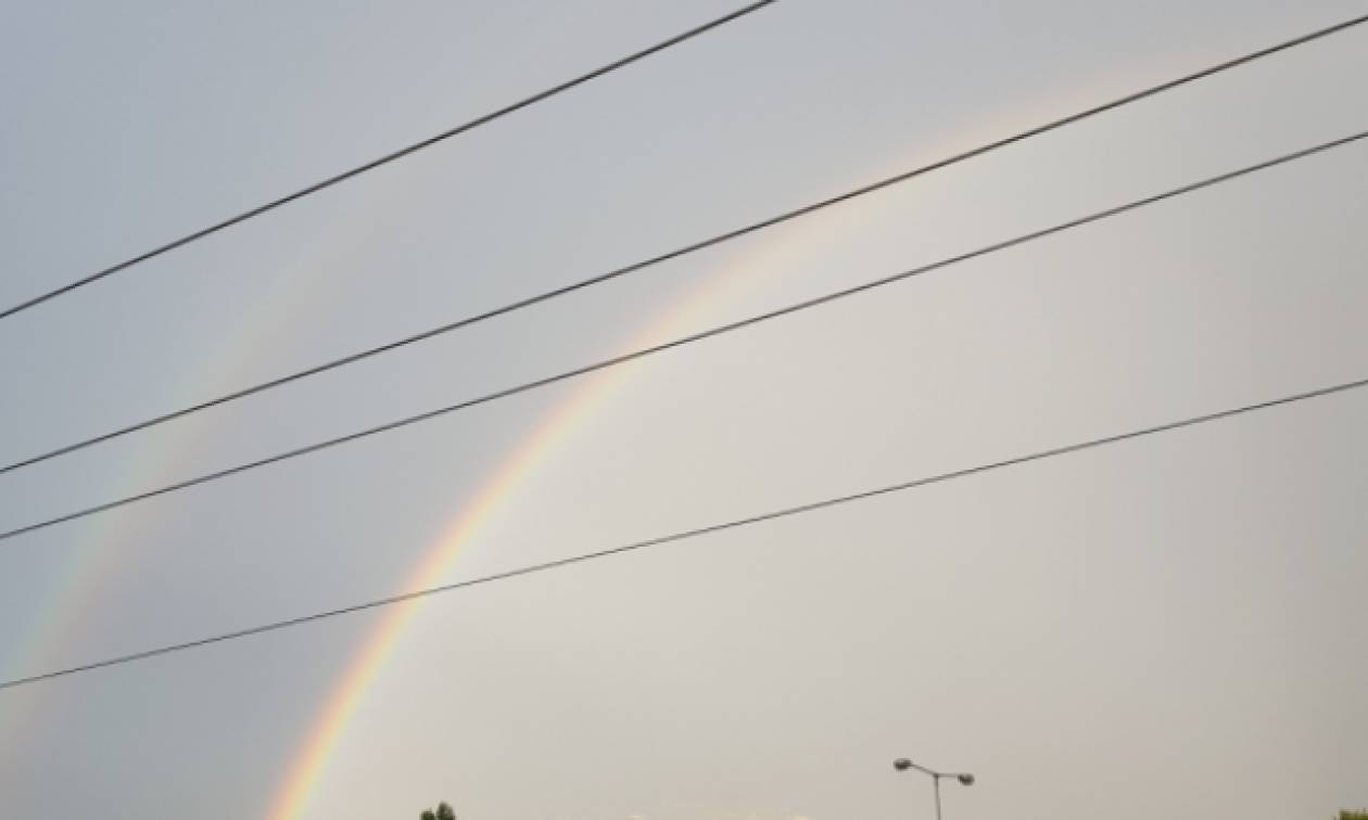 Σπάνιο φαινόμενο: Διπλό ουράνιο τόξο στον ουρανό της Αττικής (Photos)