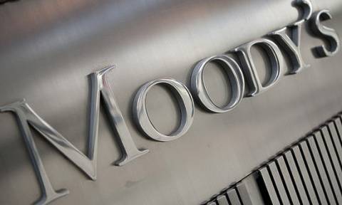Moody΄s: Υποβάθμισε το outlook για 12 βρετανικές τράπεζες