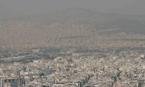 Αποπνικτική η ατμόσφαιρα στην Αθήνα - Στο «κόκκινο» οι τιμές όζοντος