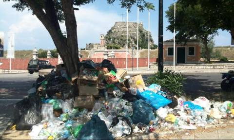 Κέρκυρα: Ατέλειωτη «μάχη» δήμου και πολιτών με τα σκουπίδια