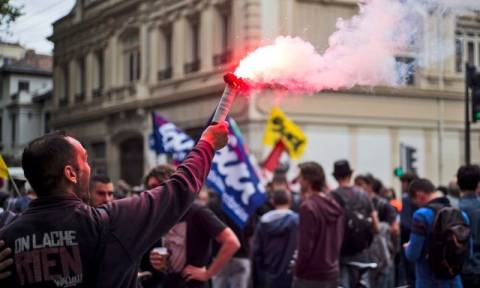 Γαλλία: Δεκάδες χιλιάδες Γάλλοι ξανά στους δρόμους ενάντια στο αντεργατικό νομοσχέδιο (Vid)