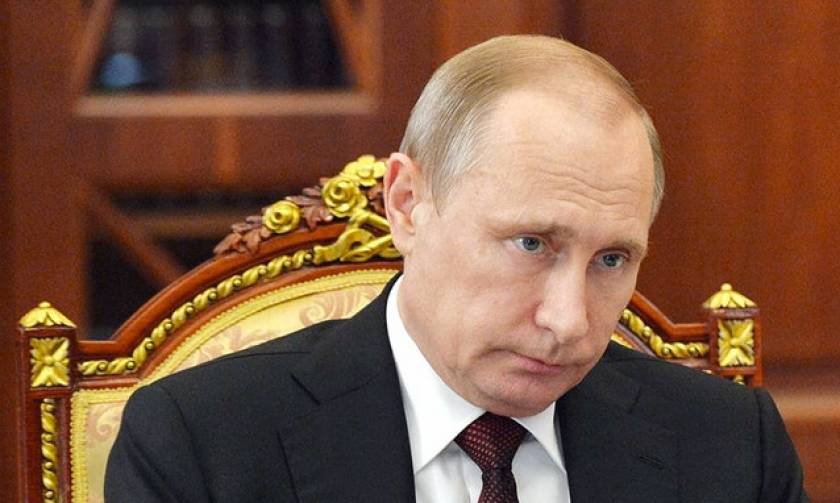 Путин неожиданно отменил три намеченные на эту неделю поездки в регионы, утверждают источники