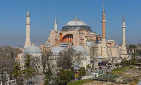 FAZ: Γιατί προκαλούν οι Τούρκοι μετατρέποντας σε τζαμί την Αγια - Σοφιά;