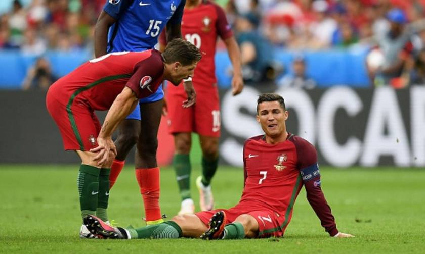 Τελικός Euro 2016: Σοκαριστικές φωτογραφίες από τον τραυματισμό του Ρονάλντο (pics)