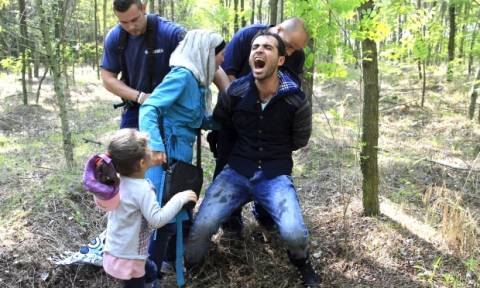 Βάρβαροι ξυλοδαρμοί και βασανιστήρια προσφύγων από αστυνομικούς στην Ουγγαρία