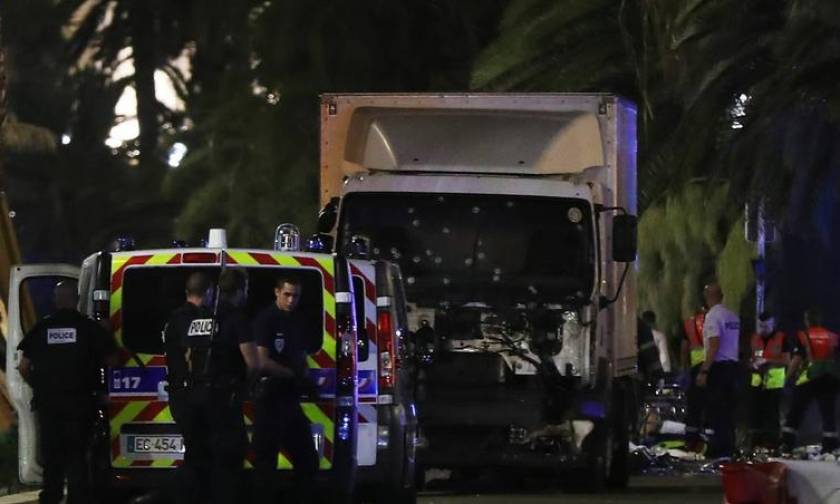 Ο τρόμος επέστρεψε στη Γαλλία: Νέο μακελειό με δεκάδες νεκρούς στη Νίκαια (pics+vids)