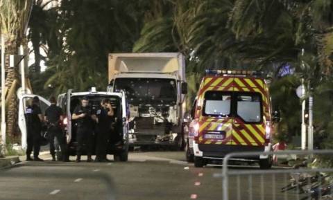 Γαλλία επίθεση: Κατσάδα στα μέσα ενημέρωσης για τις εικόνες φρίκης που μετέδωσαν