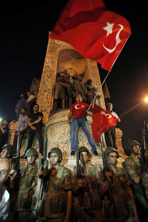 Πραξικόπημα Τουρκία - Τουρκικός στρατός: Έχουμε καταλάβει την εξουσία στη χώρα