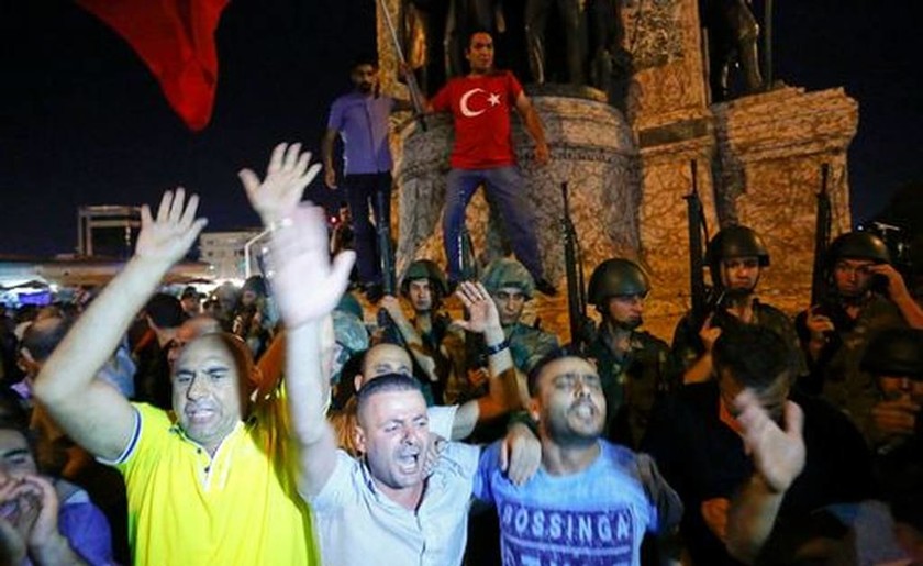 Πραξικόπημα Τουρκία - Τουρκικός στρατός: Έχουμε καταλάβει την εξουσία στη χώρα
