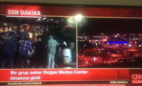Τουρκία: Εισβολή πραξικοπηματιών στο CNN Turk (vid)