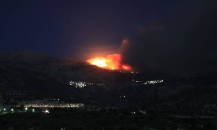 ΣΥΝΕΧΗΣ ΕΝΗΜΕΡΩΣΗ: Ανεξέλεγκτη φωτιά στην Ιεράπετρα