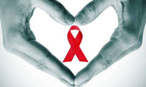 Κρούουν κώδωνα κινδύνου για το AIDS: Δυόμισι εκ. άνθρωποι συνεχίζουν να μολύνονται κάθε χρόνο