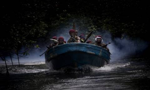Στέλνουν δέκα πολεμικά πλοία για να σταματήσουν τις πειρατικές επιθέσεις στη Νιγηρία