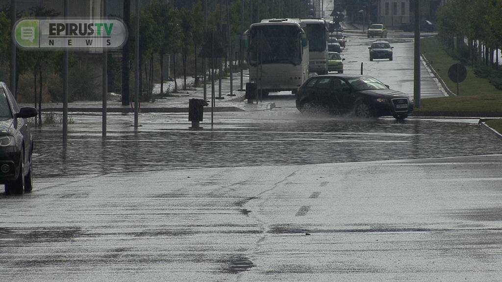 Αλλαγή σκηνικού στα Ιωάννινα: Καταιγίδα με χαλαζόπτωση στο λεκανοπέδιο (vid)