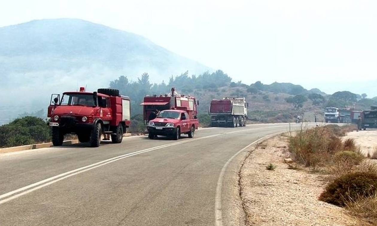 Φωτιά στον Αγ. Νικόλαο Κρήτης - Απειλείται οικισμός