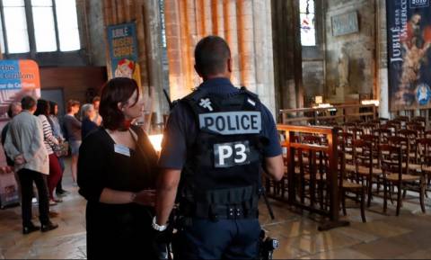 Επίθεση Γαλλία: Συνελήφθη Σύρος πρόσφυγας για τη σφαγή του ιερέα στο Σεντ-Ετιέν-ντι-Ρουβρέ