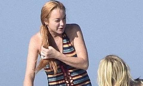 Tι συμβαίνει τελικά με την εγκυμοσύνη της Lindsay Lohan; Οι φωτογραφίες που ξεκαθαρίζουν τα πράγματα