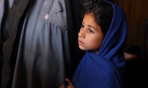Σοκ στο Αφγανιστάν: Μουλάς απήγαγε και παντρεύτηκε 6χρονη
