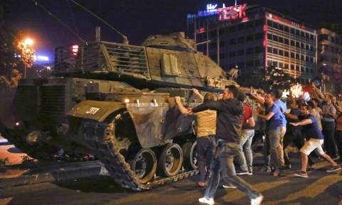 Τουρκία: Οι μυστικές υπηρεσίες αποκρυπτογραφούσαν μηνύματα των πραξικοπηματιών από τον Μάιο του 2015