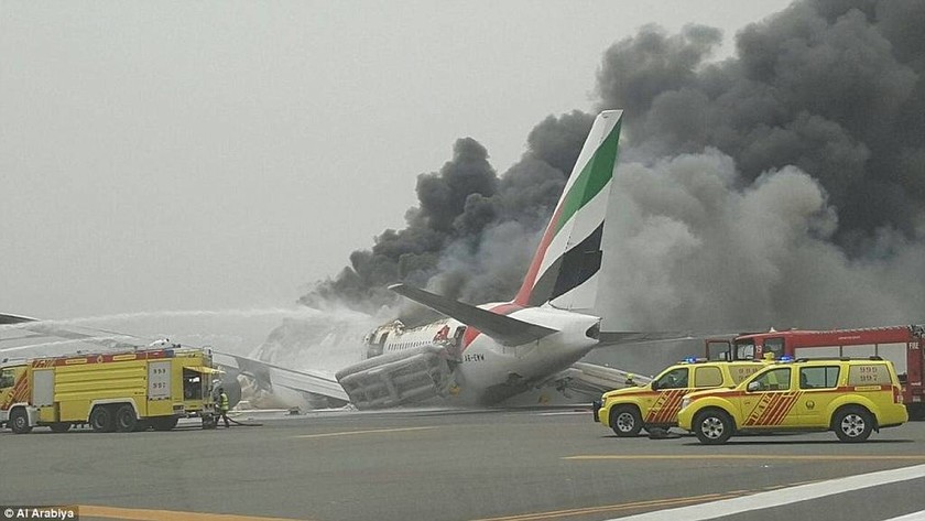 Βίντεο - σοκ από το Ντουμπάι: Η στιγμή της έκρηξης στο αεροσκάφος