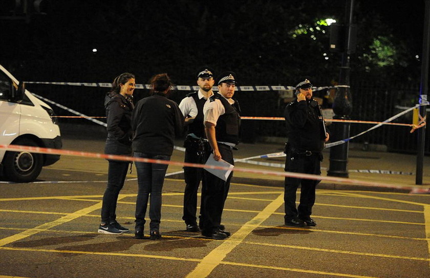 Αγγλία: Αιματηρή επίθεση με μία νεκρή και έξι τραυματίες στο κέντρο του Λονδίνου (pics+vid)