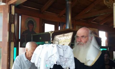 Αρτέμιδα: Οι πιστοί αποχαιρέτησαν την Κάρα του Αγίου Σεραφείμ
