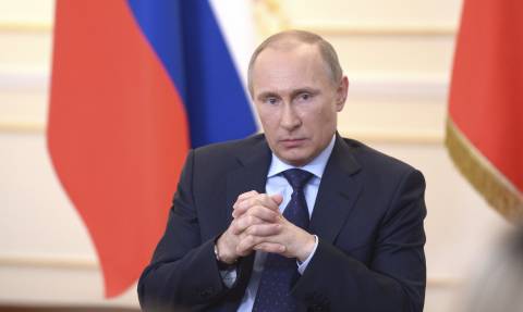 «Τύμπανα πολέμου» στην Κριμαία: Έκτακτο Συμβούλιο Ασφαλείας συγκάλεσε ο Πούτιν (Vids)
