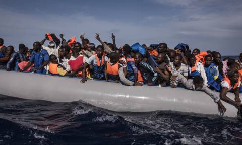 Νέα τραγωδία με μετανάστες στη Μεσόγειο: Πέντε νεκροί και 534 διασωθέντες