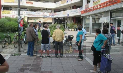 Σοκ: Βουτιά στο κενό από νεαρή κοπέλα στην Καρδίτσα (pics)