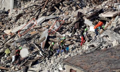 Σεισμός στην Ιταλία: Eπίδοξος πλιατσικολόγος πιάστηκε επ' αυτοφώρω