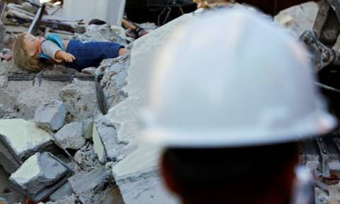 Σεισμός Ιταλία: Θρήνος, νεκροί και χαλάσματα - Συγκλονίζουν οι ιστορίες των θυμάτων (pics)