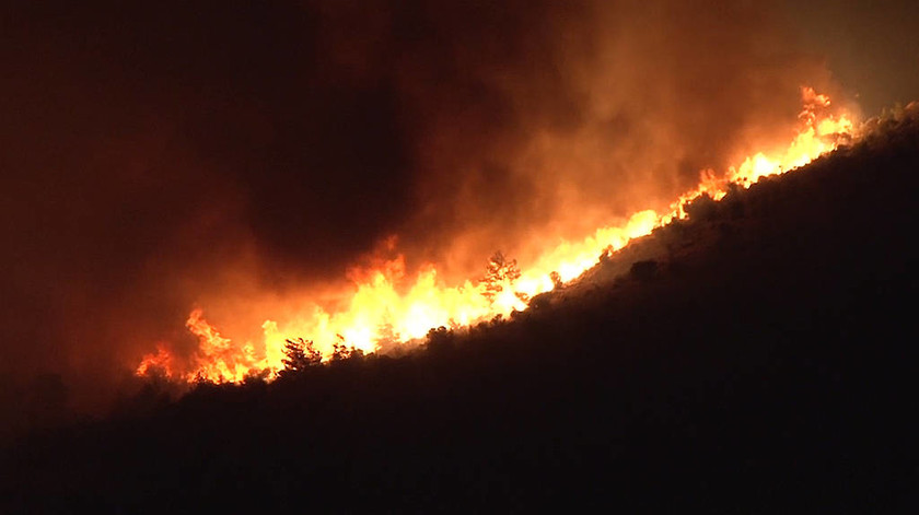 Φωτιά Χίος: Οι φλόγες αποτελείωσαν το νησί της μαστίχας (pics)