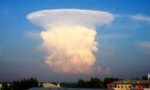 Παγκόσμια ανησυχία: Γιγάντιο «μανιτάρι» στον ουρανό προαναγγέλλει πυρηνική «Αποκάλυψη»; (video+pics)