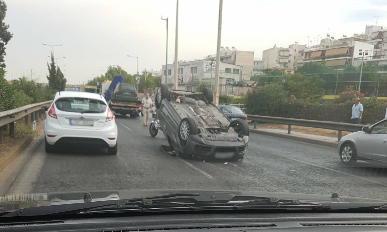 Προσοχή! Σοβαρό τροχαίο στην Εθνική Οδό - Μεγάλο το μποτιλιάρισμα (pics)