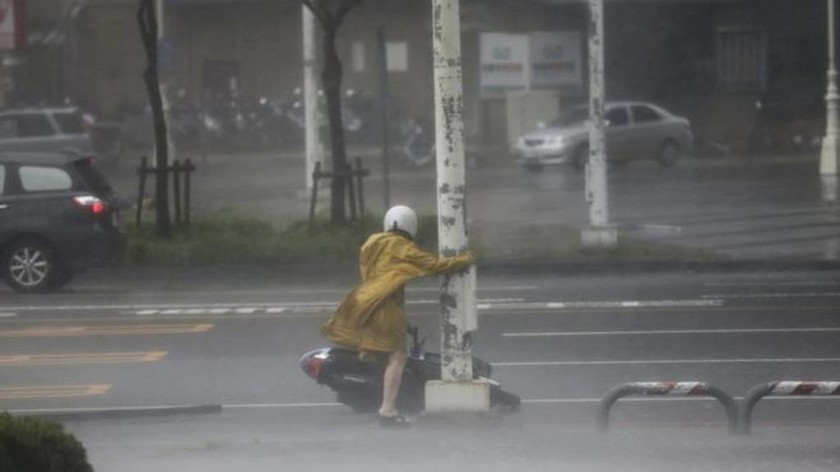  Φονικός τυφώνας χτύπησε την Κίνα (Pics)