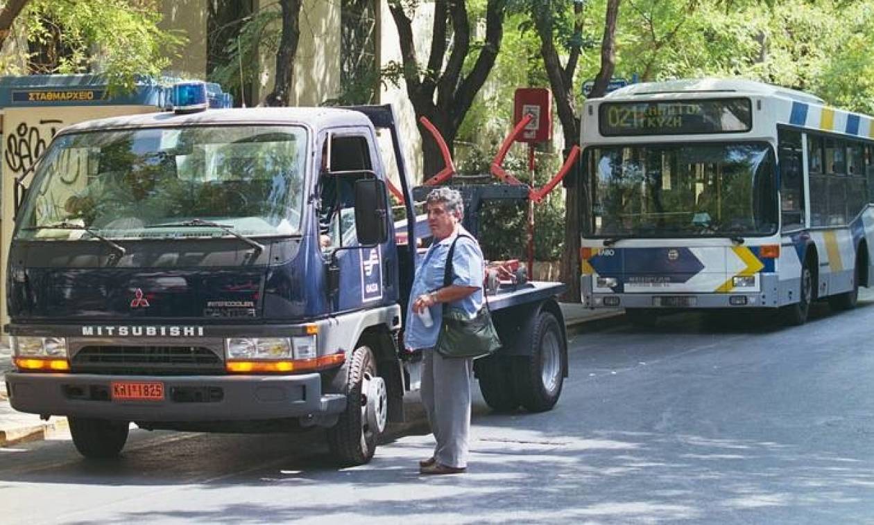 Επιστρατεύονται και γερανοί για τις λεωφορειολωρίδες