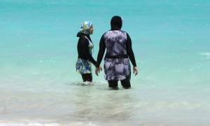 Συνεχίζεται ο σάλος με το μπουρκίνι στη Γαλλία: Ντόπιοι έδιωξαν τουρίστρια από παραλία
