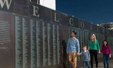 Στο Τείχος Υποδοχής του Ναυτικού Μουσείου Σίδνεϊ 400 ελληνικά ονόματα