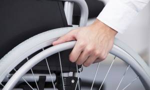 Επιστολή - καταπέλτης των Ατόμων με Αναπηρία στον Τσίπρα: Μας πετάτε έξω από τα σπίτια μας!