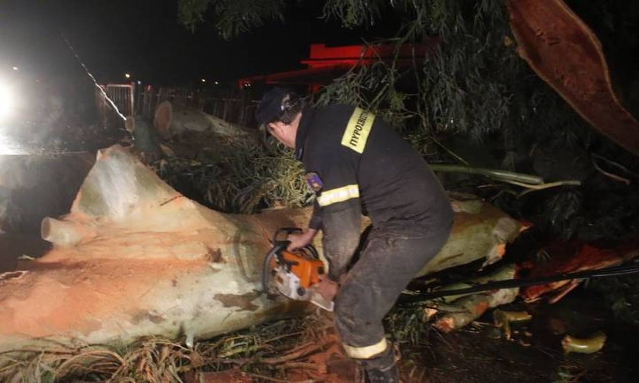 Μετεωρολογική «βόμβα» έπληξε Αττική - Πελοπόννησο - Ζάκυνθο (pics)