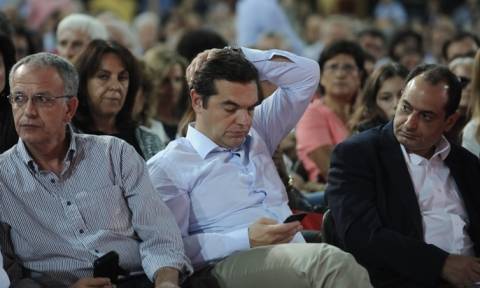 «Χαμός» στο συνέδριο του ΣΥΡΙΖΑ: Πώς ο Τσίπρας κατάφερε να αλλάξει αποτέλεσμα ψηφοφορίας
