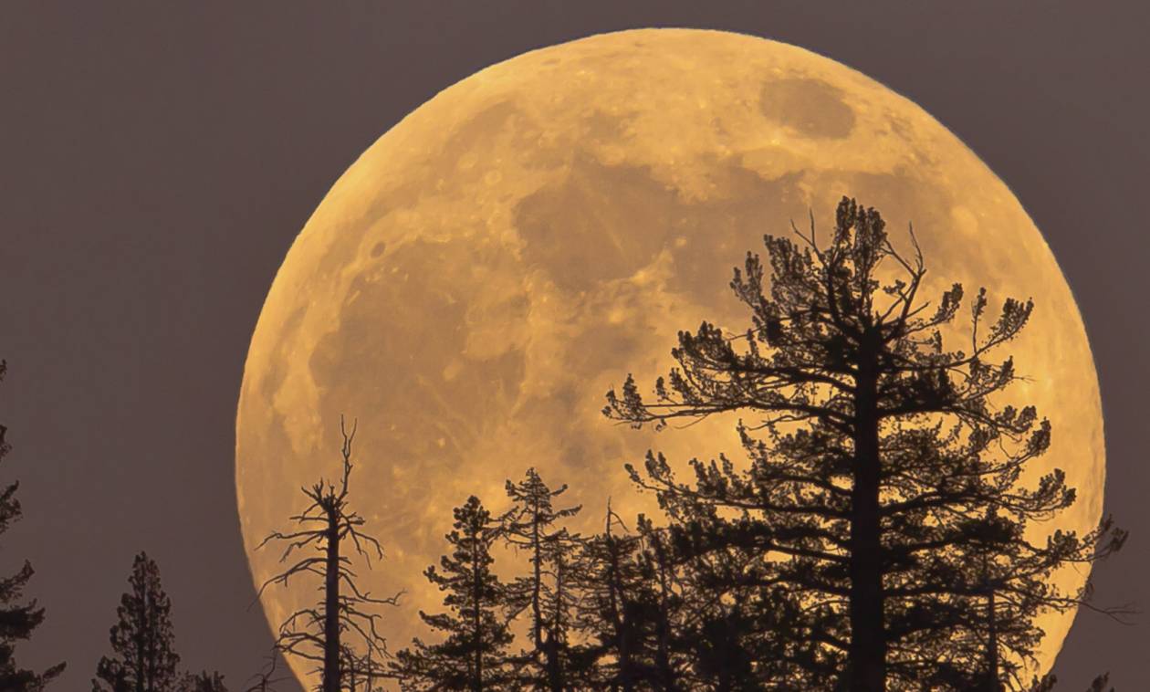 Πανσέληνος: Τι είναι το φαινόμενο «Super Moon» που θα δούμε απόψε (vid)