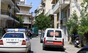 Τραγωδία στη Λάρισα: Γυναίκα έκανε βουτιά θανάτου από τον 7ο όροφο όταν μπήκαν σπίτι της αστυνομικοί