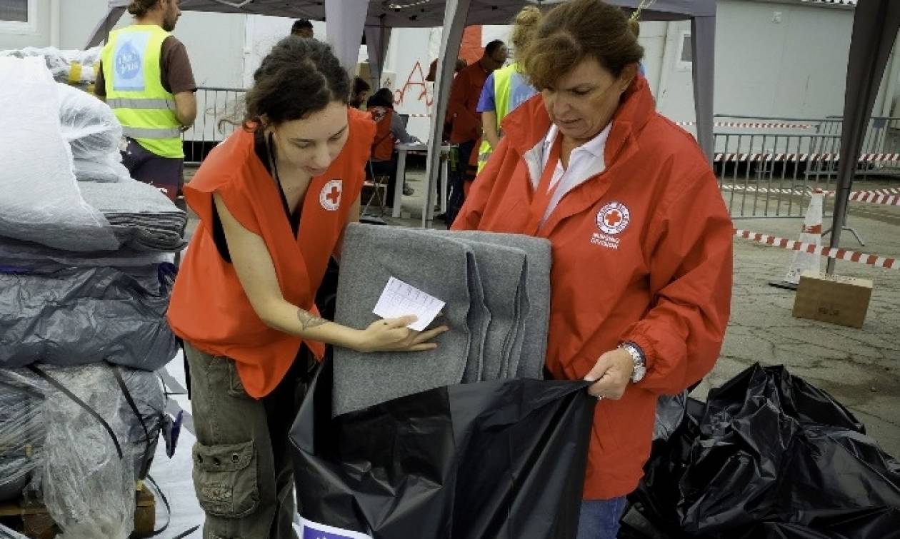 Χειμερινά είδη σε πρόσφυγες και μετανάστες διένειμε ο Ελληνικός Ερυθρός Σταυρός