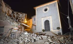 Σεισμός Ιταλία: Ένας νεκρός και δέκα τραυματίες από τα 6,1 Ρίχτερ