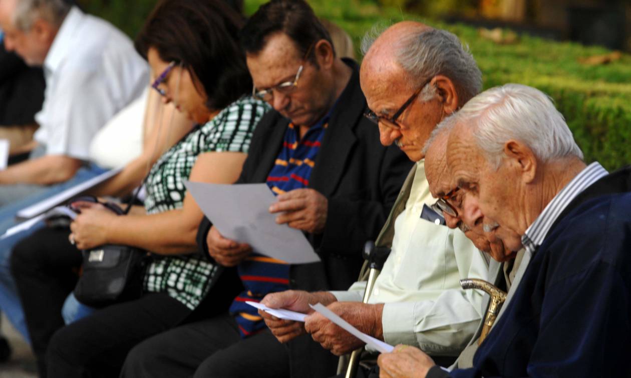 Απίστευτο, αλλά ελληνικό!: 44 ευρώ σύνταξη με «κρατήσεις»... 60 ευρώ