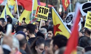 Μεγάλες διαδηλώσεις σε όλη την Ευρώπη κατά της «δικτατορίας» του Ερντογάν