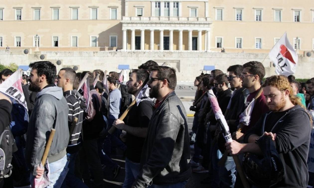 Στους δρόμους μαθητές και καθηγητές - Μαθητικό συλλαλητήριο στα Προπύλαια