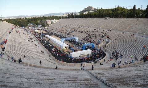Μαραθώνιος Αθήνας 2016 LIVE: Σπάει κάθε ρεκόρ η συμμετοχή (photo-video)